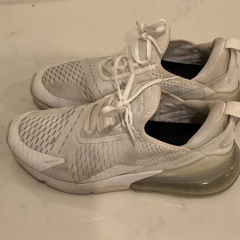 Nike white air max 270